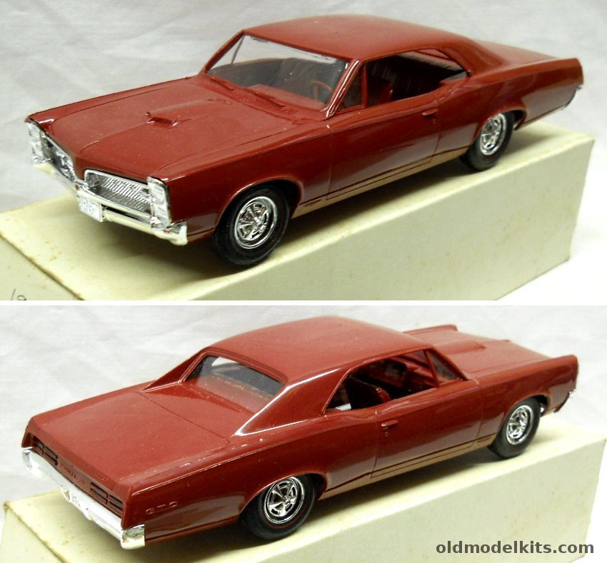 AMT 1/25 1967 Pontiac GTO 2 Door Hardtop Promo plastic model kit